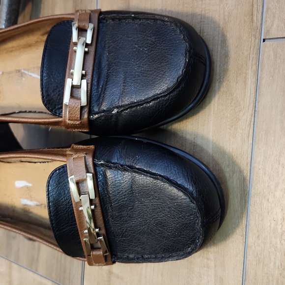 Aerosoles StitchNTurn black and tan loafer with gold metal accent size 9.5 - Picture 1 of 9